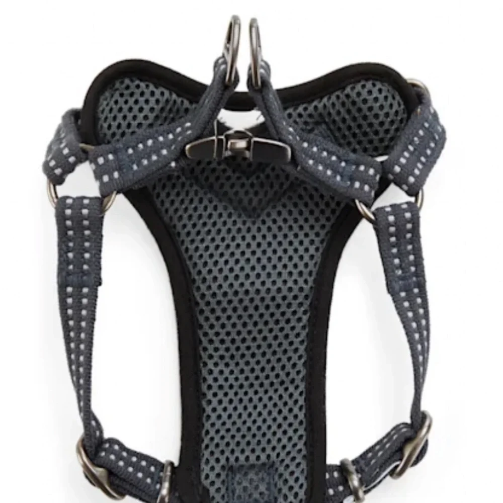 NWT Reddy gray dog harness M